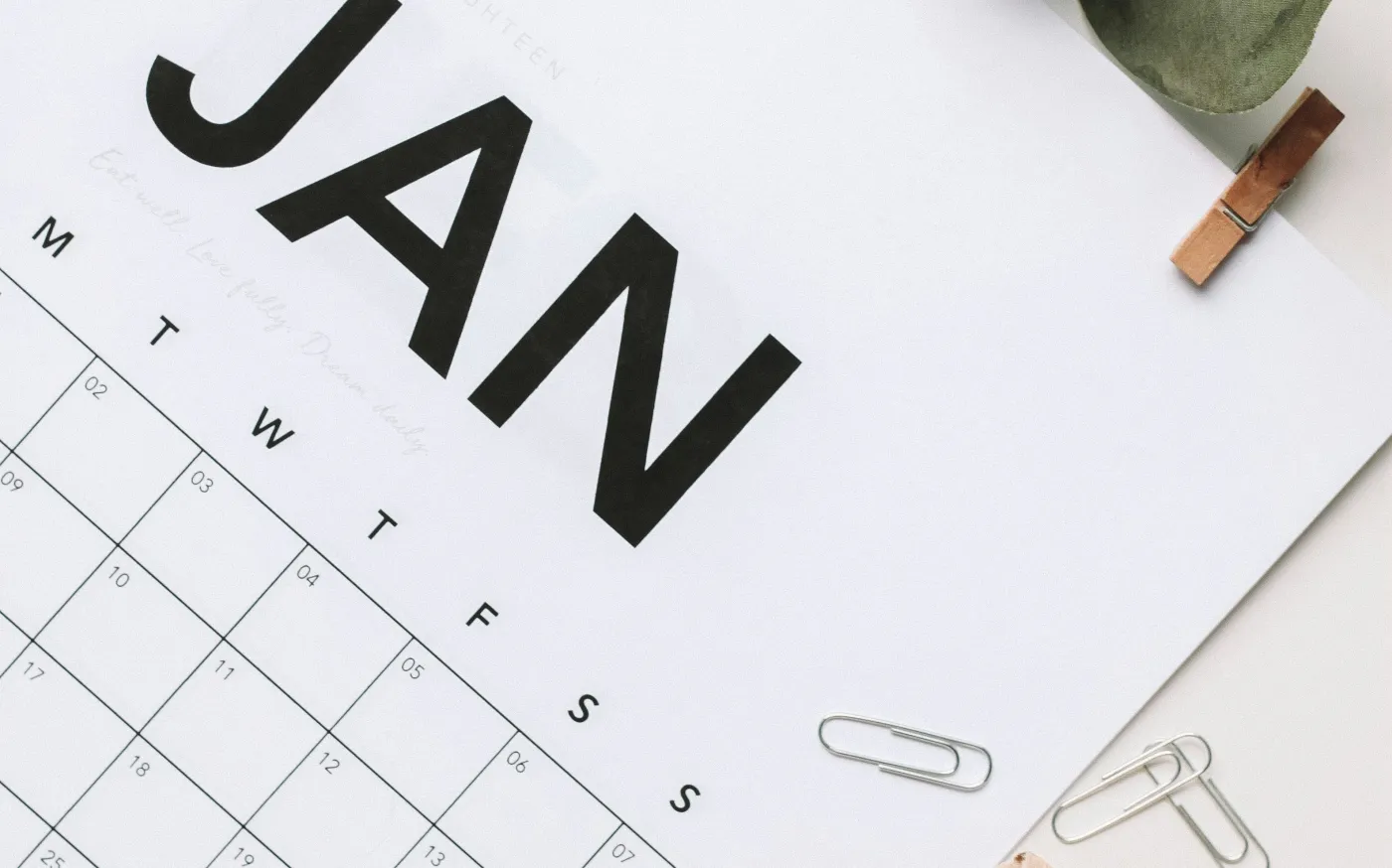 January calendar by Maddi Bazzocco courtesy of Unsplash.