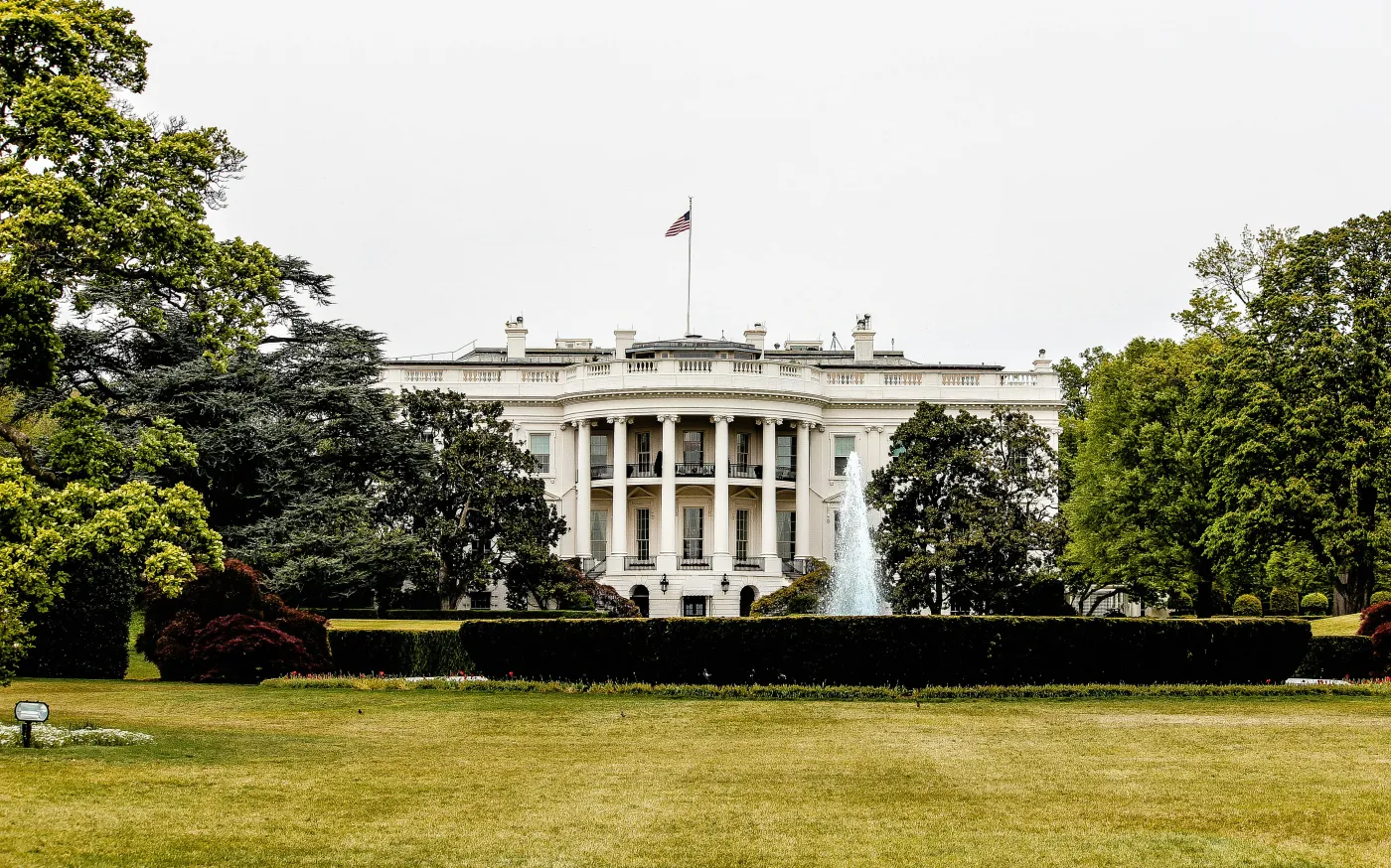 architectural photography of white house by René DeAnda courtesy of Unsplash.